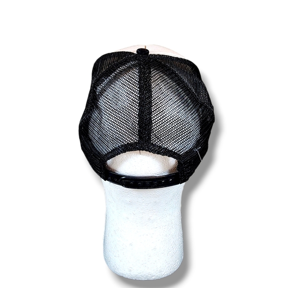 ROCKSTAR NISSUN BLACK & WHITE SNAPBACK TRUCKER CAP WITH SKULL & ROSES 1 SIZE - Picture 6 of 9